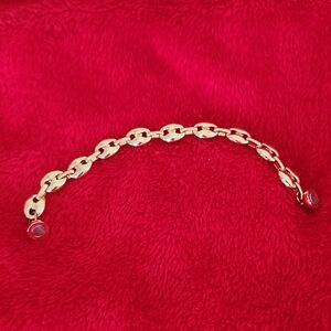 Elegant Gold Chain Bracelet